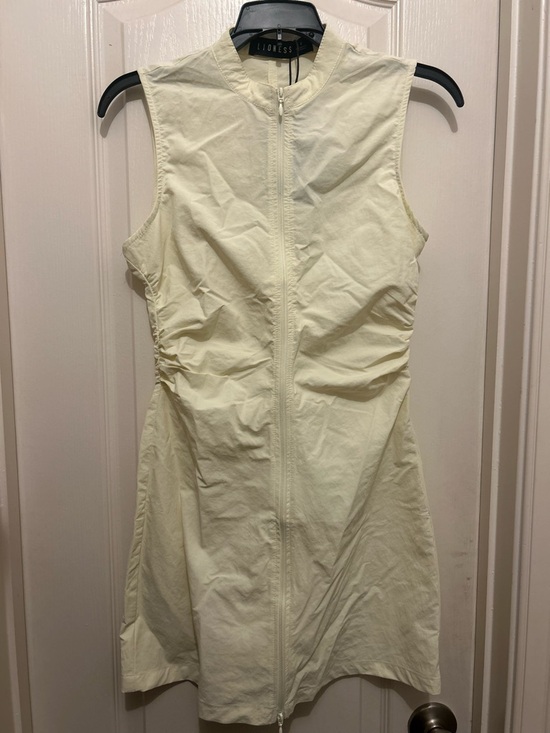 Dresses & Skirts - Elegant Cream Sleeveless Dress